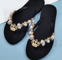 Load image into Gallery viewer, Flip Flops- crown jeweled
