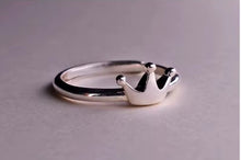 Load image into Gallery viewer, Ring Silver Crown Stackable
