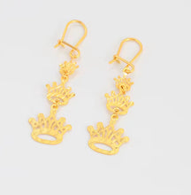 Load image into Gallery viewer, Earrings gold three-crown dangle earrings
